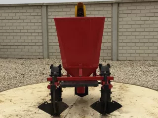 Burgonya ültető 1 soros, japán kistraktorokhoz, lengyel (3)