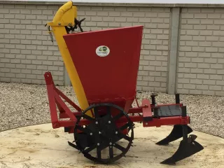 Burgonya ültető 1 soros, japán kistraktorokhoz, lengyel (5)