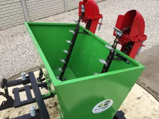 Burgonya ültető 2 soros, japán kistraktorokhoz, lengyel (10)