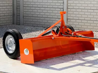 Földgyalu, simító kistraktorhoz, Komondor SF-170 (3)