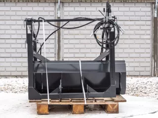 Homlokrakodó Iseki TF21F, TF23F típusú kistraktorokhoz, Komondor MHR-TF21F (3)