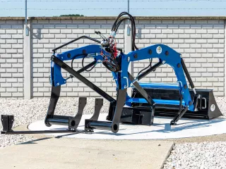 Homlokrakodó Iseki TG23 típusú japán kistraktorokhoz, Komondor PHR-TG23 (2)