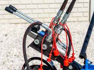 Homlokrakodó Iseki TG23 típusú japán kistraktorokhoz, Komondor PHR-TG23 (7)