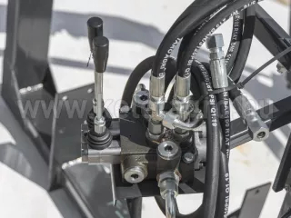 Homlokrakodó Iseki TG23F típusú japán kistraktorokhoz, Komondor MHR-TG23 (11)