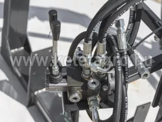 Homlokrakodó Iseki TG25F típusú japán kistraktorokhoz, Komondor MHR-TG25 (5)