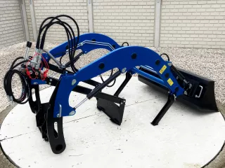 homlokrakodó Solis 26 típusú kistraktorokhoz (2)