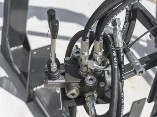 Homlokrakodó Yanmar F24, F24D, FX24, FX24D típusú kistraktorokhoz, Komondor MHR-F24 (9)