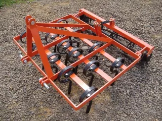 Kombinátor 110 cm-es, japán kistraktorokhoz, rugóskapákkal és rögtörővel, Komondor SKO-110 (6)