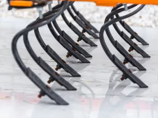 Kombinátor 180 cm-es, japán kistraktorokhoz, rugóskapákkal és rögtörővel, Komondor SKO-180 (9)