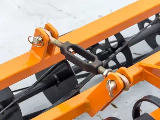 Kombinátor 180 cm-es, japán kistraktorokhoz, rugóskapákkal és rögtörővel, Komondor SKO-180 (11)