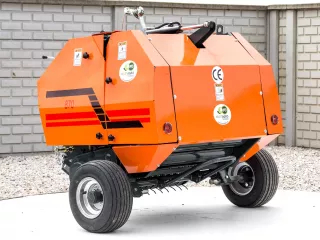 Körbálázó japán kistraktorokhoz, 60x70cm, Komondor RKB-870 (2)