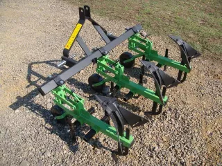 Kultivátor 3 tagos sorközművelő, töltögető adapterrel, Komondor SK3 (3)