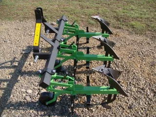 Kultivátor 3 tagos sorközművelő, töltögető adapterrel, Komondor SK3 (4)