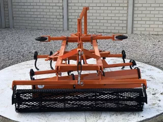 Lovaspálya megmunkáló állítható simítólappal kistraktorhoz, Komondor SLMS-160 (3)