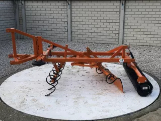 Lovaspálya megmunkáló állítható simítólappal kistraktorhoz, Komondor SLMS-160 (5)