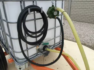 Öntöző pótkocsi japán kistraktorokhoz, Komondor SOP-1000 (8)