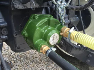 Öntöző pótkocsi japán kistraktorokhoz, Komondor SOP-1000 (10)