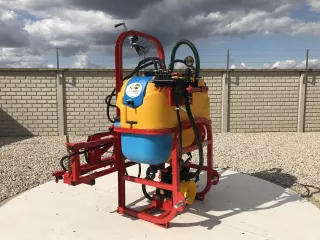 Permetező 200 literes, átmosó tartállyal, 6 méteres szántóföldi kerettel, függesztett (4)