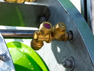 Permetező (Függesztett, 200 l-es, Axiál), Komondor FAP-200 (19)