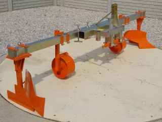 Szőlőművelő eke, 2 fejes, állítható, 16-23LE japán kistraktorokhoz, nyírócsapos, Komondor SZE-2A (0)