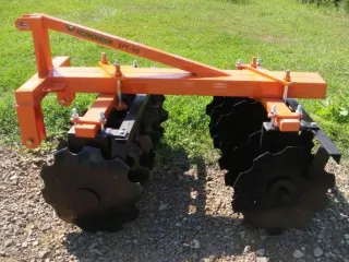 Tárcsa 90 cm-es, japán kistraktorokhoz, Komondor SFT-90 (3)