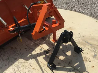 Tolólap 140cm-es, fronthidraulikára, gyorskapcsoló szerkezetre, akár 3 pontos szerszámfüggesztésre, Komondor STLRH-140/F (8)