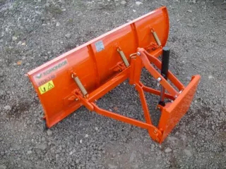 Tolólap 140cm-es, hidraulikus emeléssel és kézi elforgatással, japán kistraktorokhoz, Komondor STLR-140 (3)