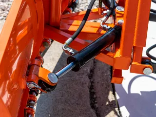 Tolólap 150cm-es, fronthidraulikára, gyorskapcsoló szerkezetre, akár 3 pontos szerszámfüggesztésre, Komondor SHE-150/F (15)